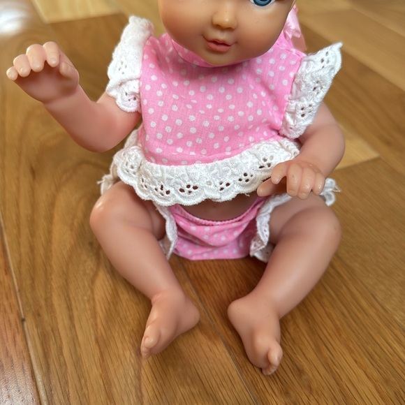 Ashton Drake Collection Doll - Picture 4 of 9